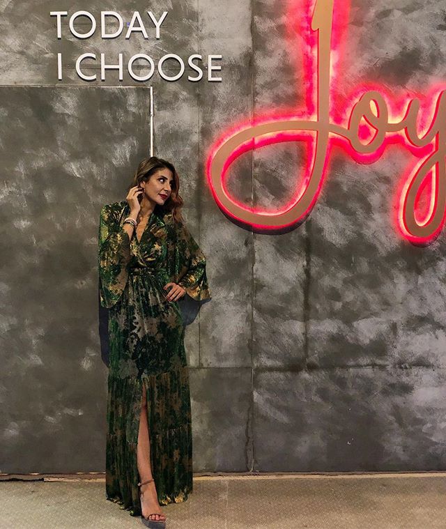 Thankful for finding joy in the everyday things I do for a living 💚 Creating, presenting, styling & connecting with beautiful souls from all walks of life.  Thank you @jrccshj for your appreciation and putting together a great event and good luck to all the emerging local talents - more on #instastory #highlights 💫  #fashion #style #azyan2019 #ootd #bashparis
